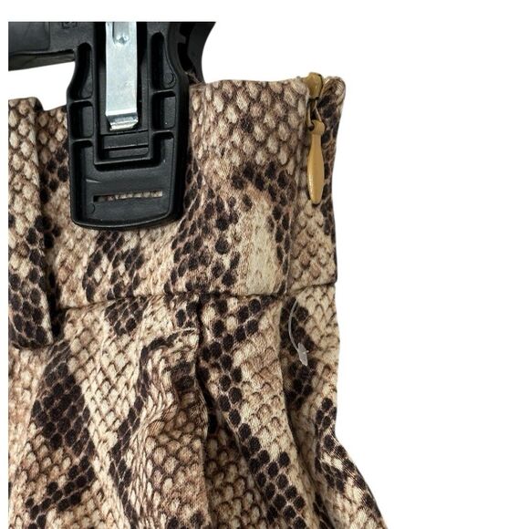 Zara Women’s 3” Shorts Reptile Print Side Zip Size Small - Picture 3 of 8